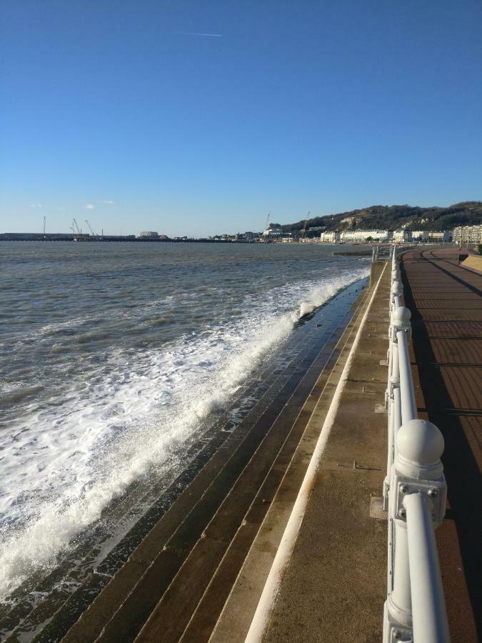Whole Flat Next To Dover Port With Parking Exterior foto