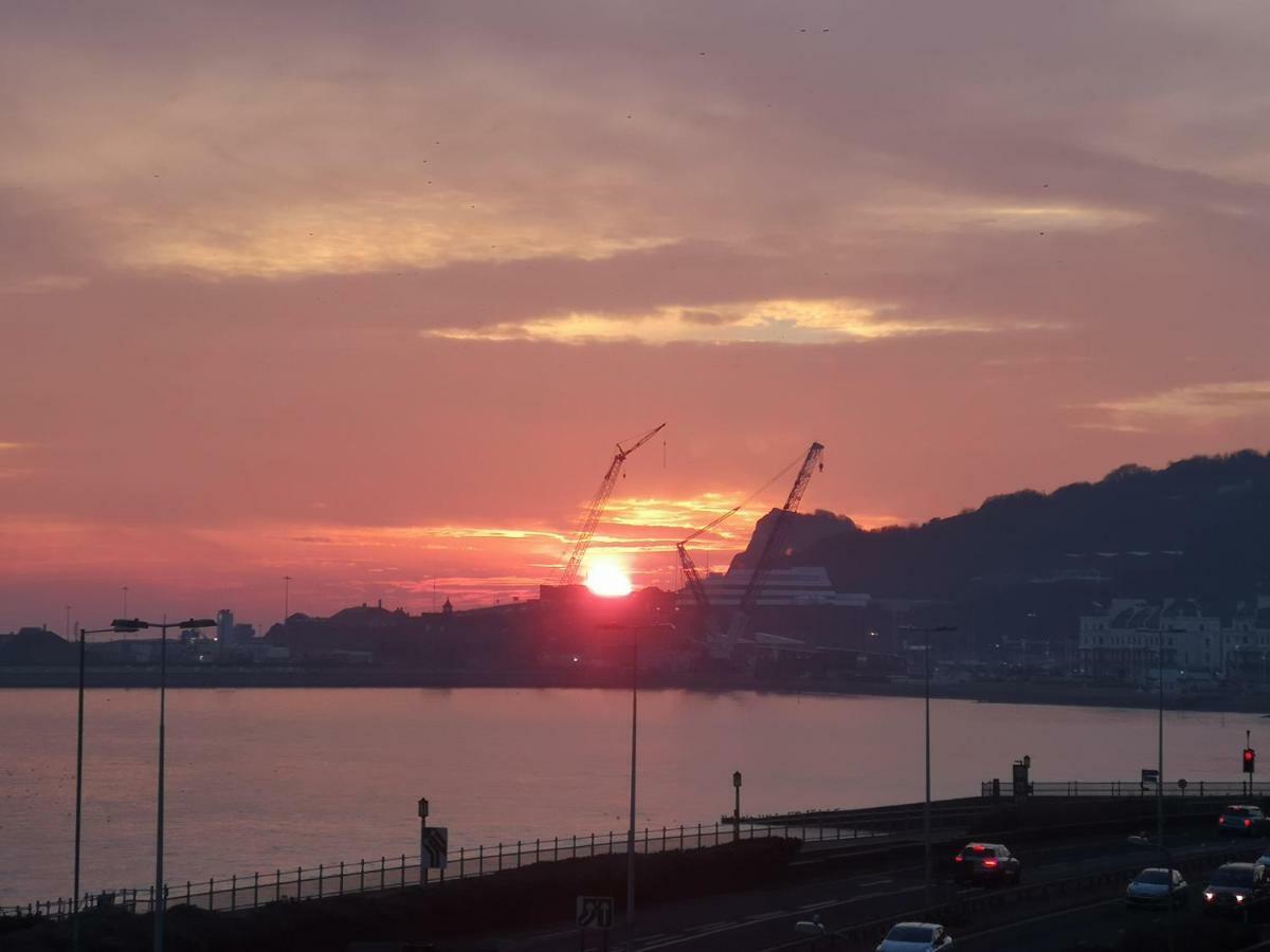 Whole Flat Next To Dover Port With Parking Exterior foto